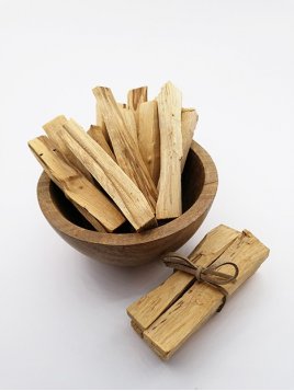 PALO SANTO PEROU